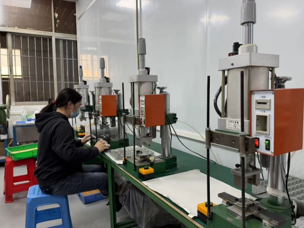 Small Pneumatic punch press